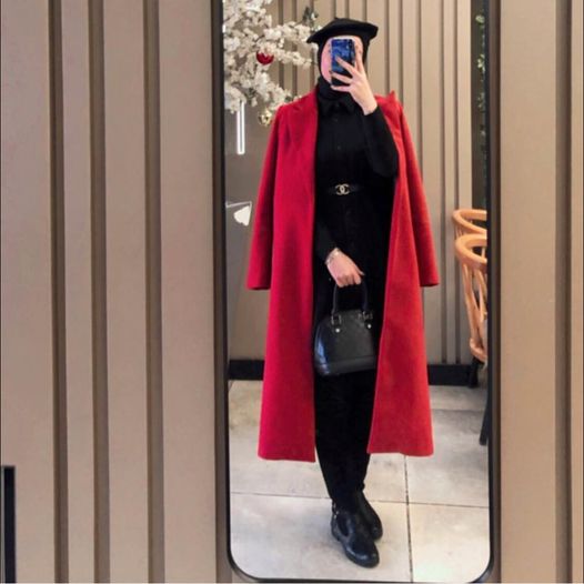 Esra ElAyashy - Artist & Photographer